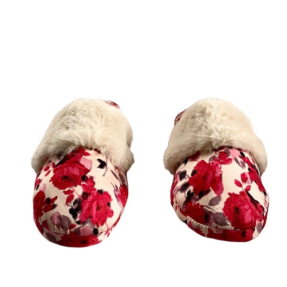Victoria’s Secret Signature Satin Rose Floral Slippers | L (9-10) - Picture 3 of 7